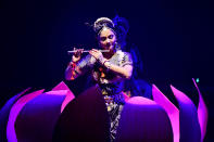 <p>Gracy Singh’s dance performance at ISKCON will remind you of her Lagaan days. </p>