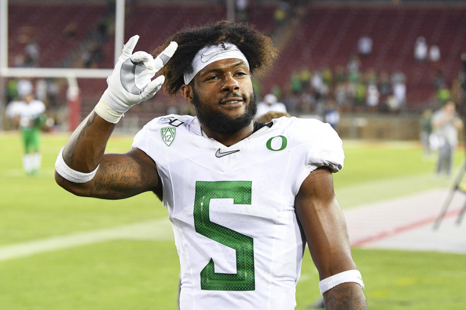 PALO ALTO, CA - SEPTEMBER 21: Oregon (5) Kayvon Thibodeaux (DE) celebrates after a college football game between the Oregon Ducks and the Stanford Cardinal on September 21, 2019, at Stanford Stadium in Palo Alto, CA. (Photo by Brian Rothmuller/Icon Sportswire via Getty Images)