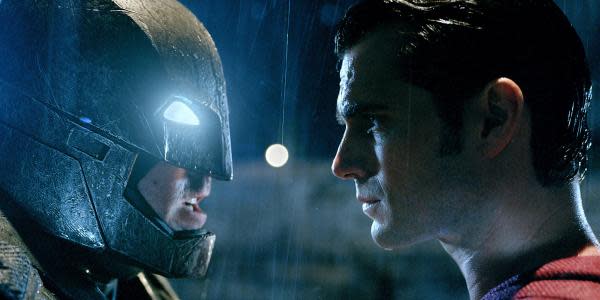Ahora acusan a Zack Snyder de pagar campaña para que Batman vs Superman  recibiera reseñas positivas