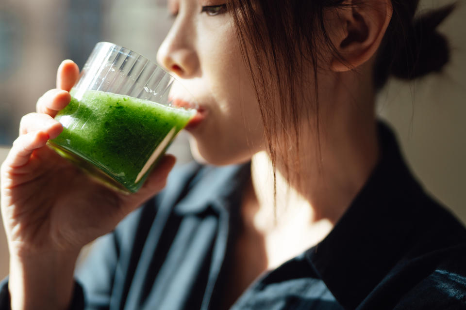 幫助減肥、減脂的綠色地中海飲食：浮萍是一種富含植物性蛋白、鐵、維生素、礦物質、多酚的超級食物，而這三類食物(綠茶、核桃、浮萍)剛好都有減肥關鍵多酚（polyphenol），因此也是綠色地中海飲食為什麼對於減肥、減脂更有效的原因。尤其提升植物性蛋白、降低動物性蛋白也對健康更有益處。