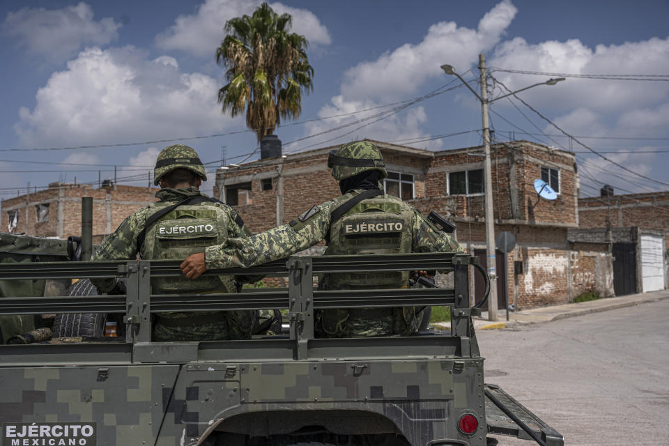 Militares patrullando en Celaya, México. (Alejandro Cegarra/The New York Times)