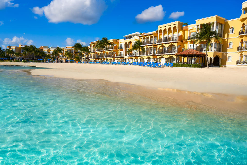 Playa del Carmen en la Riviera Maya, una de las zonas de México que centra la inversión extranjera en vivienda. Foto: Getty Images. 