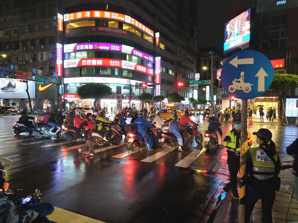 警方3招反擊待轉大富翁。（圖／翻攝自台灣機車路權促進會臉書）