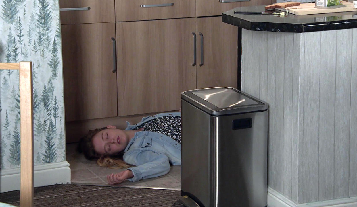 FROM ITV

STRICT EMBARGO - No Use Before Tuesday 20th July 2021

Coronation Street - Ep 1039991

Friday 30th July 2021

Having found out from Aadi that Summer Spellman [HARRIET BIBBY] went home feeling unwell,  Todd Grimshaw [GARETH PIERCE] kicks the door in and is horrified to find Summer unconscious on the kitchen floor.  

Picture contact David.crook@itv.com 

Photographer - Danielle Baguley

This photograph is (C) ITV Plc and can only be reproduced for editorial purposes directly in connection with the programme or event mentioned above, or ITV plc. Once made available by ITV plc Picture Desk, this photograph can be reproduced once only up until the transmission [TX] date and no reproduction fee will be charged. Any subsequent usage may incur a fee. This photograph must not be manipulated [excluding basic cropping] in a manner which alters the visual appearance of the person photographed deemed detrimental or inappropriate by ITV plc Picture Desk. This photograph must not be syndicated to any other company, publication or website, or permanently archived, without the express written permission of ITV Picture Desk. Full Terms and conditions are available on  www.itv.com/presscentre/itvpictures/terms