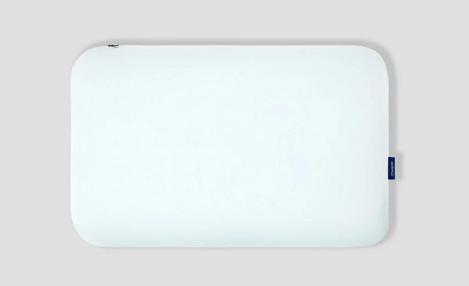 Casper Hybrid Pillow in white