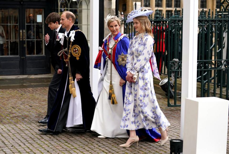 The family entered the Abbey together