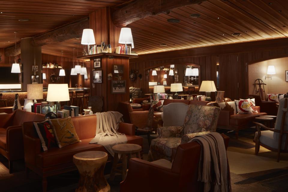 The interior of Le Chalet.