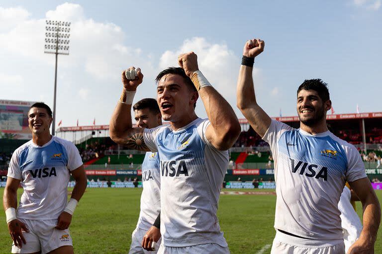 Marcos Moneta encabeza el festejo del triunfo argentino ante All Blacks; Pumas 7s es una de las esperanzas nacionales en París 2024.