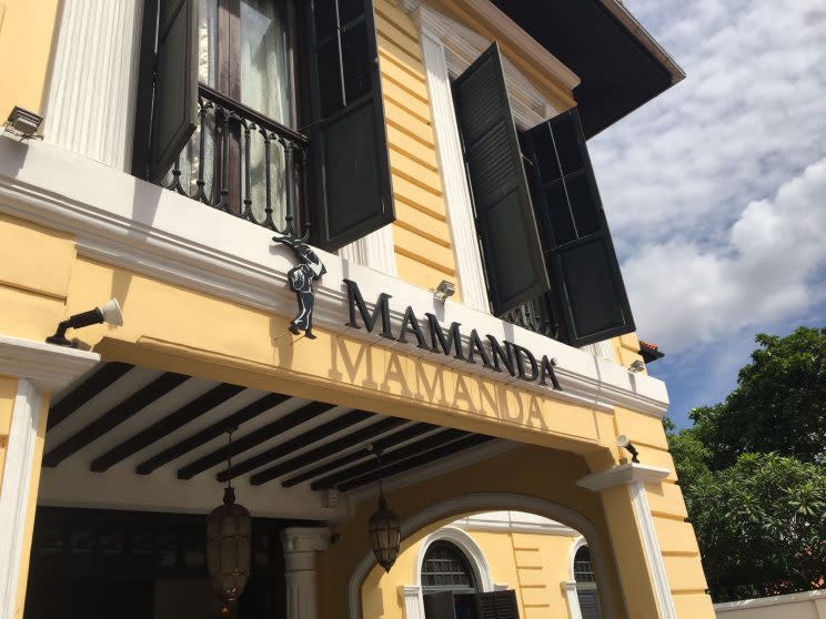 Mamanda Restaurant, which has been known for its signature dishes such as Nasi Ambeng as well as its lavish decor comprising of mainly copper embellishments and glittery gold fabrics, will be expanding to the Tournament Players Club, formerly known as the Kuala Lumpur Golf & Country Club (KLGCC). (Photo: Nurul Azliah Aripin/Yahoo Lifestyle Singapore)