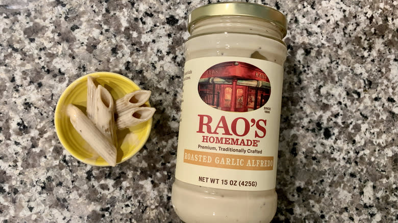Rao's Homemade roasted garlic Alfredo sauce