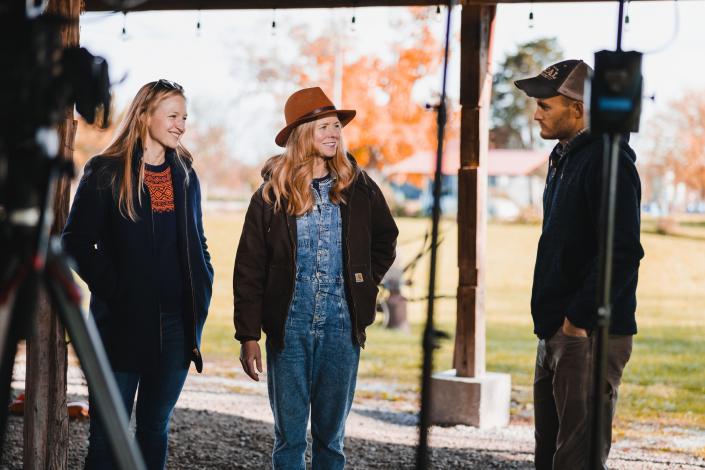 Maggie Keith and Lindsey McClave host the show &quot;The Farmer &amp; The Foodie,&quot; which returns for season 2 on KET on Saturday, April 30.