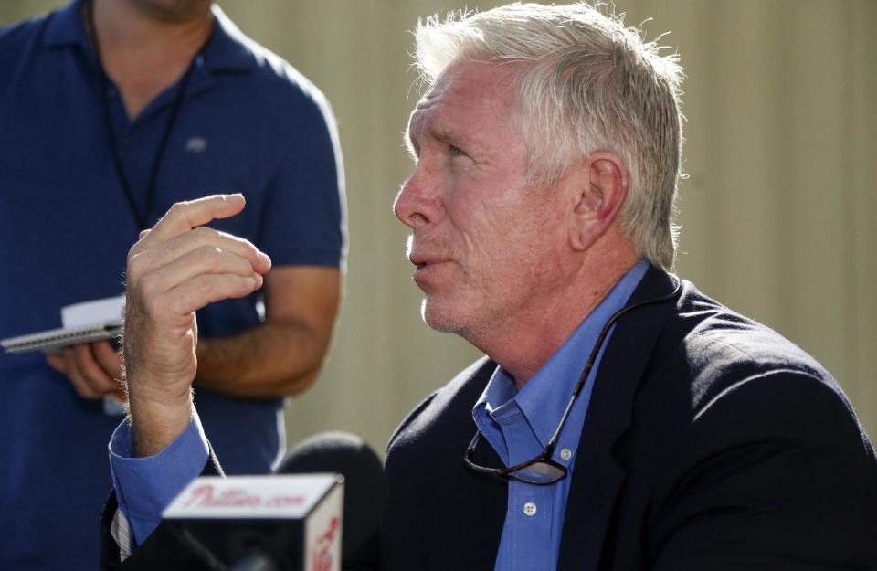 Baseball Hall of Famer and former Philadelphia Phillies third baseman Mike Schmidt speaks at a news conference at the Phillies spring training complex Sunday, March 16, 2014, in Clearwater, Fla. (AP Photo/Mike Carlson)