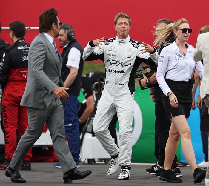 Brad Pitt rueda con Javier Bardem en el circuito de Silverstone