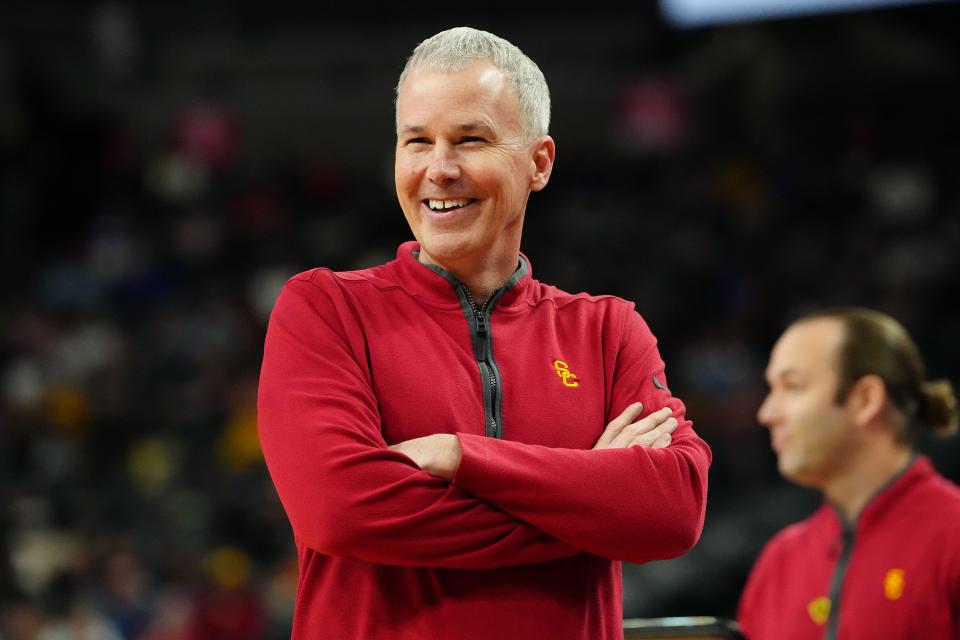 Southern California coach Andy Enfield reacts to a call in favor of the Washington during their Pac-12 tournament game at T-Mobile Arena in Las Vegas