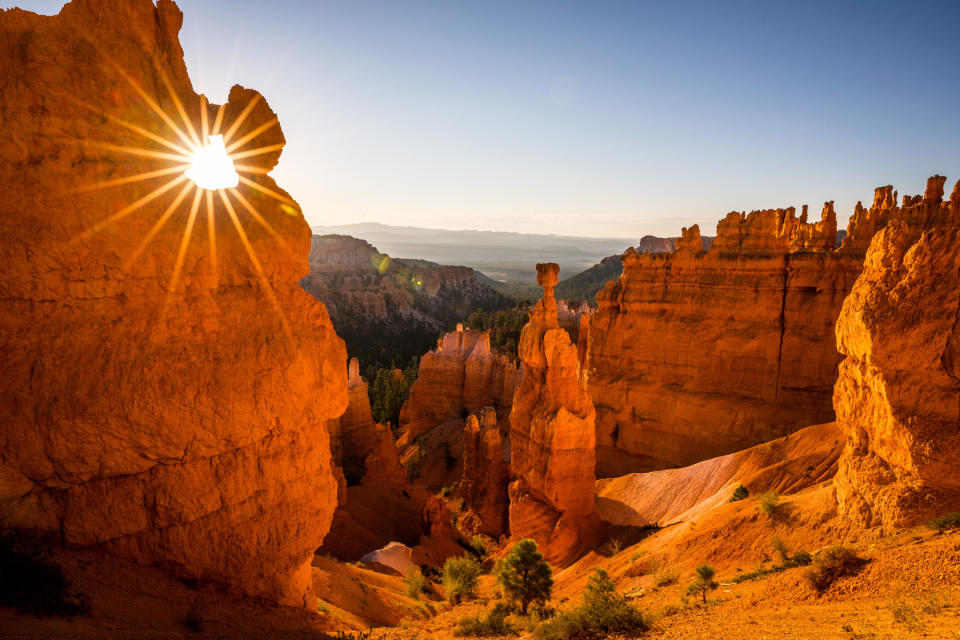 Sunrise over Thor's Hammer Hoodoo at Bryce Canyon National Park.