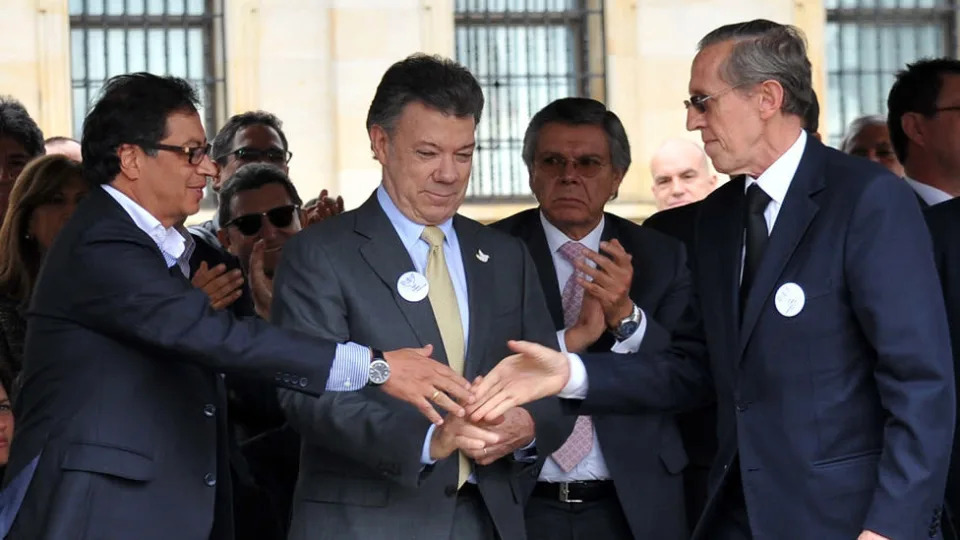 Gustavo Petro, Juan Manuel Santos y Antonio Navarro