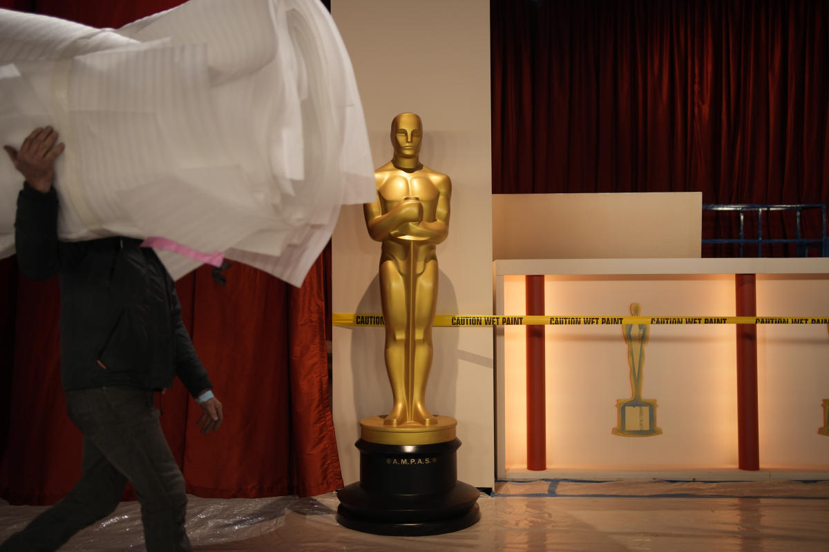 #Oscars look to snap back a year after The Slap