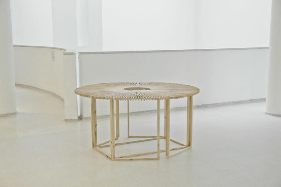 FAN Table and other designs by Mauricio Affonso table series9