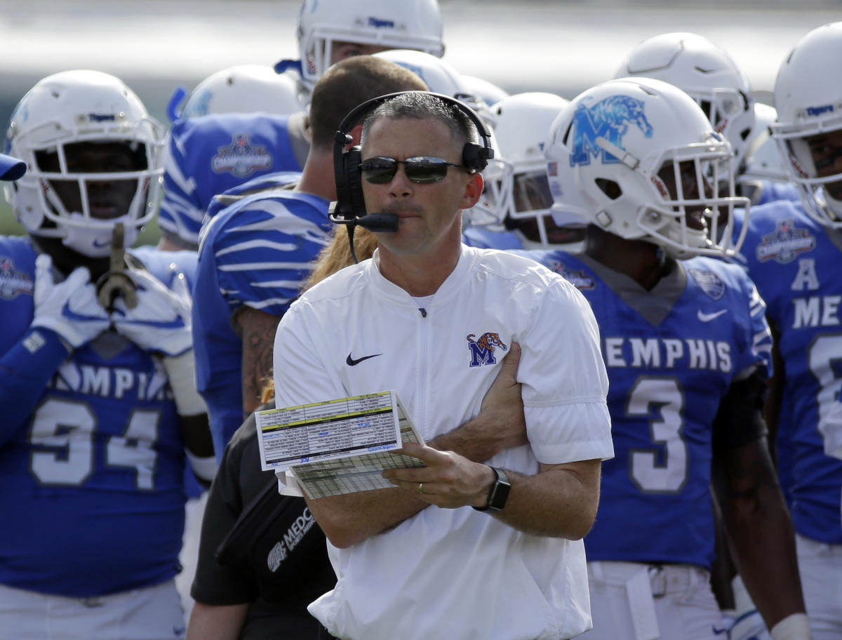 Memphis football, Mike Norvell honor Memphis State with new helmet