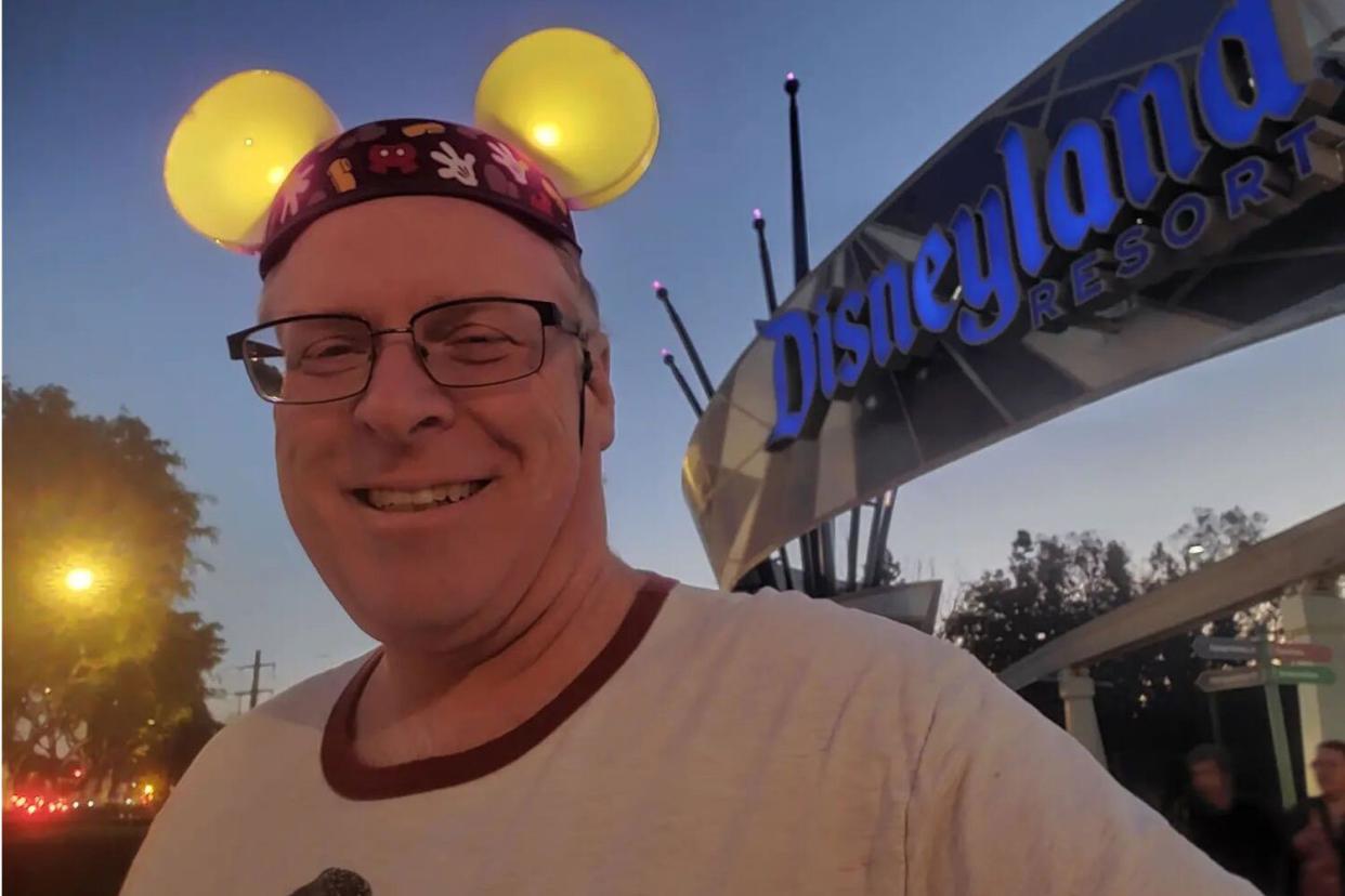 Man Breaks Guiness World Record for Visiting Disneyland Almost 3,000 Times https://www.instagram.com/disney366_/