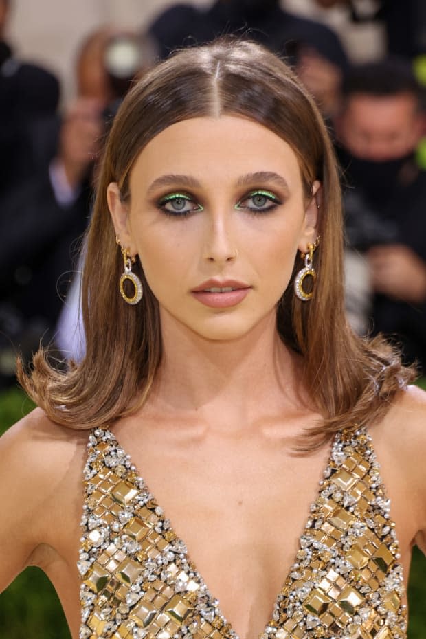 Emma Chamberlain with a middle part.<p>Photo: John Shearer/WireImage)</p>