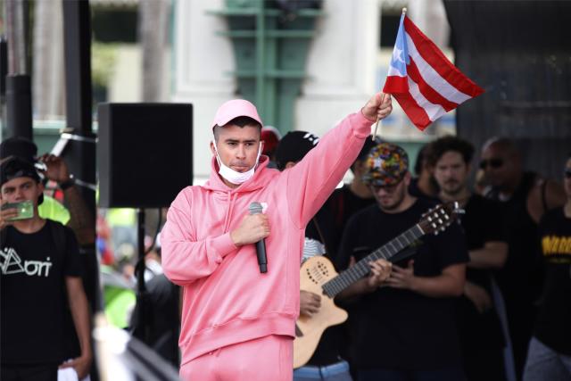 Arzobispo de San Juan de Puerto Rico asegura que Bad Bunny tiene vida  impecable