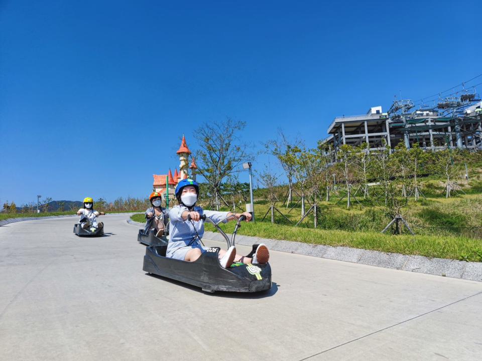 開箱韓國最新遊樂園  釜山樂天世界、 Skyline Luge！變身韓國高校生瘋玩一整天