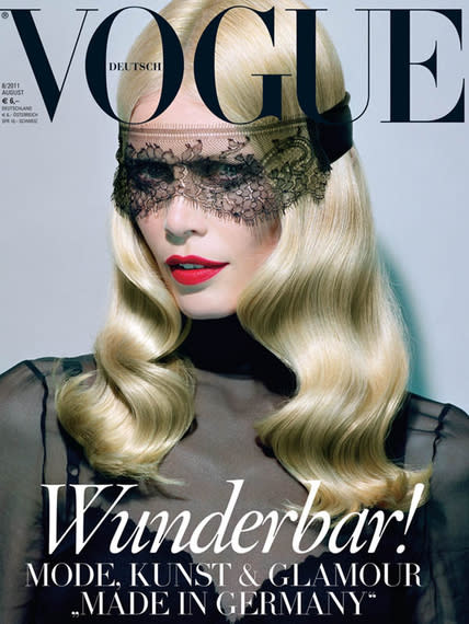 A polished wave is equal parts sleek and sexy, as seen on Claudia on Vogue Germany's most recent…