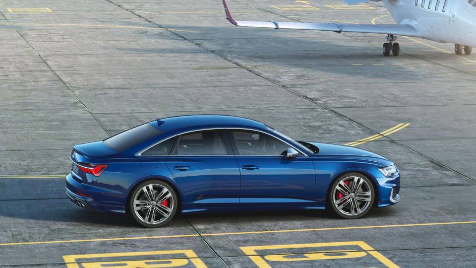 View Photos of the 2020 Audi S6