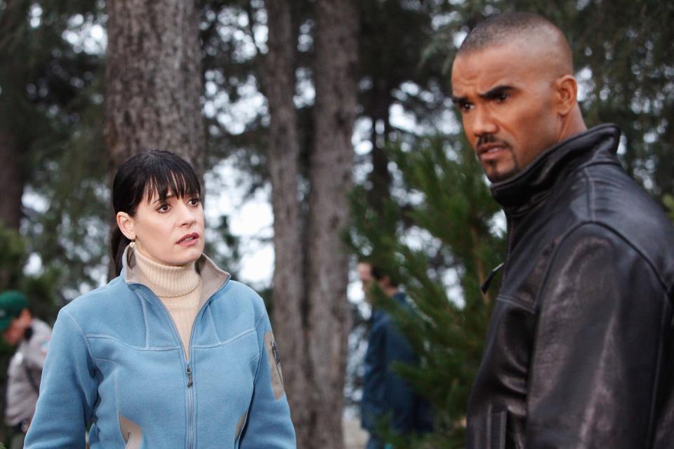 CRIMINAL MINDS, (from left): Paget Brewster, Shemar Moore, 'Into The Woods', (Season 6, ep. 609