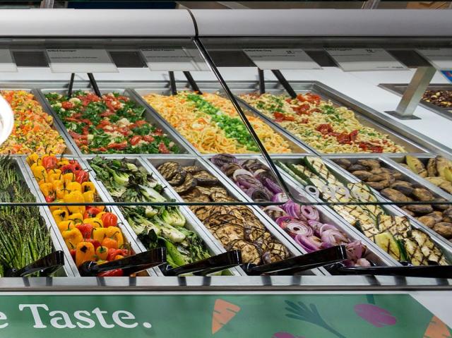 How To Make The Best Whole Foods Salad Bar Meals — Eat This Not That