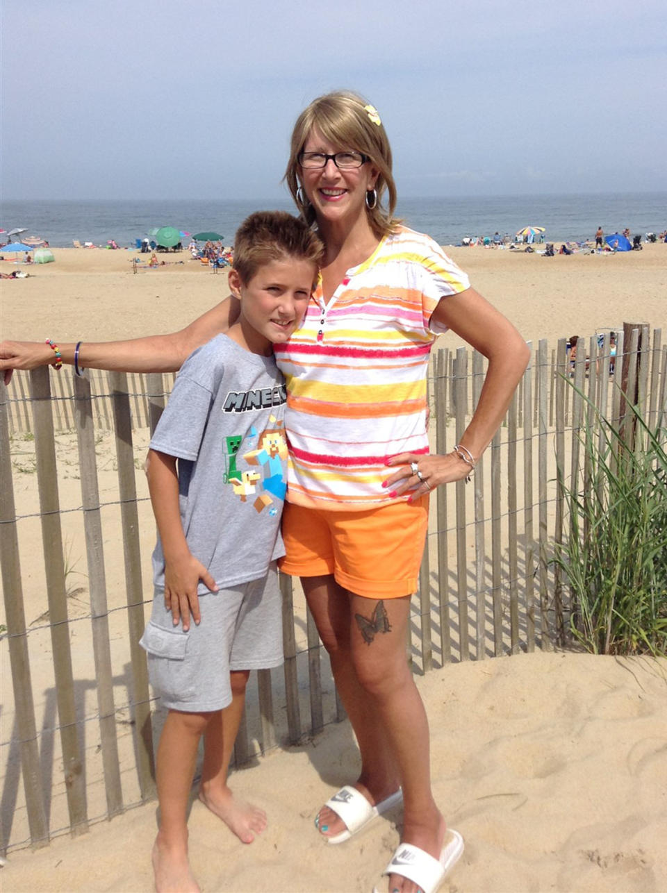 Wesley and his mom, Tricia Somers, share a happy moment on the beach. (Tricia Somers)