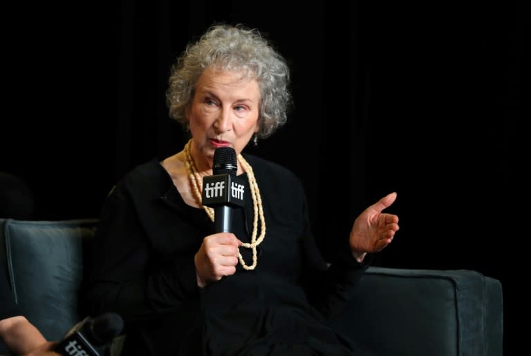 Margaret Atwood will be presented with the German book trade's 'peace prize'