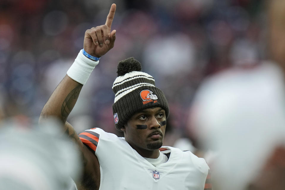 Cleveland Browns quarterback Deshaun Watson signals to fans before an NFL football game between the Cleveland Browns and Houston Texans in Houston, Sunday, Dec. 4, 2022,. (AP Photo/Eric Gay)