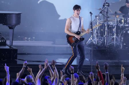 2018 MTV Video Music Awards - Show - Radio City Music Hall, New York, U.S., August 20, 2018 - Shawn Mendes performs "In My Blood." REUTERS/Lucas Jackson