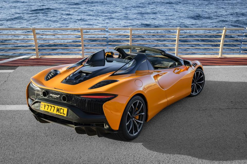 2025 mclaren artura spider