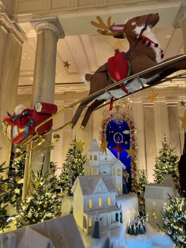 Get a Closer Look Inside the Breathtaking 2023 White House Christmas Display