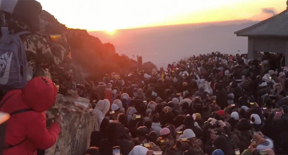 Mount Tai was once again swamped with visitors during the holidays. Source: Weibo