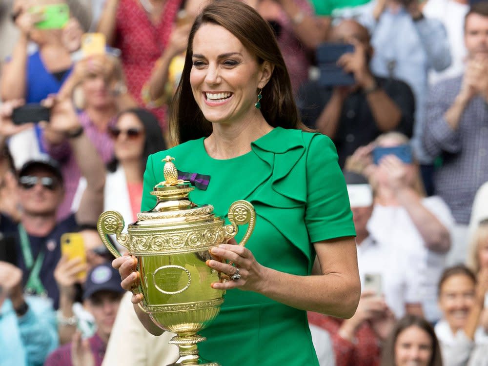 Zu Prinzessin Kates royalen Aufgaben gehört es, den Wimbledon-Siegern ihre Trophäen zu überreichen. Wird sie dies auch dieses Jahr übernehmen können? (Bild: imago/i Images)