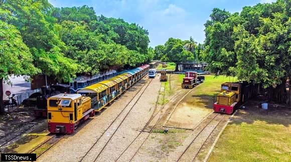 台糖五處休憩據點兒童節當天皆免費招待12歲以下孩童搭乘五分車，歡迎親子來體驗糖鐵文化。（記者李嘉祥攝）