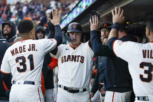 Giants win on Yaz's tiebreaking double in 8th, top Mets 5-4