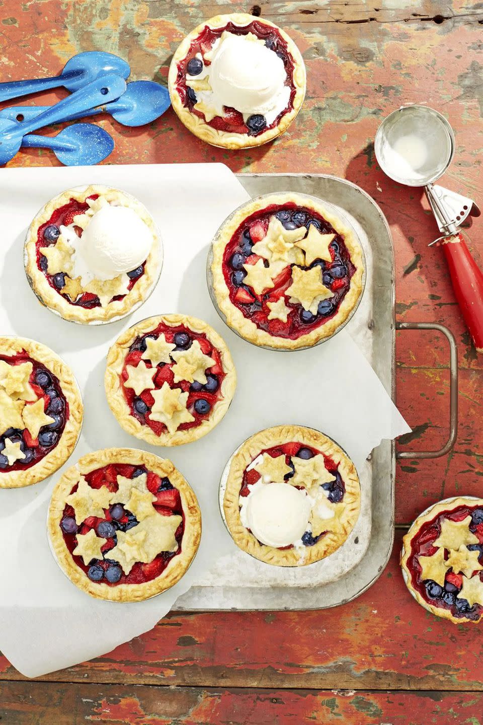 Mini Stars Berry Pies