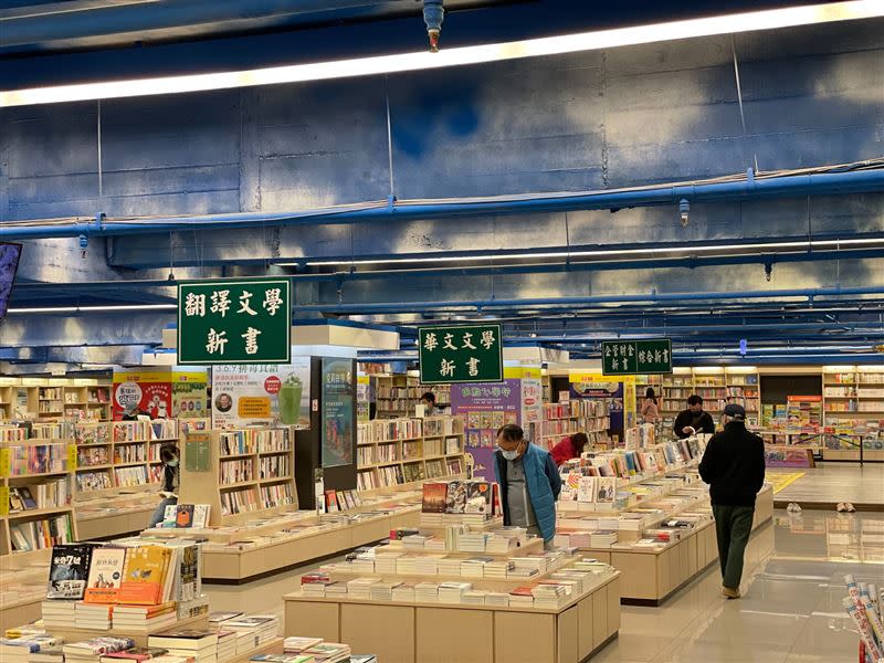 政大書城目前有台南、花蓮店。（圖／翻攝自政大書城台南店臉書）