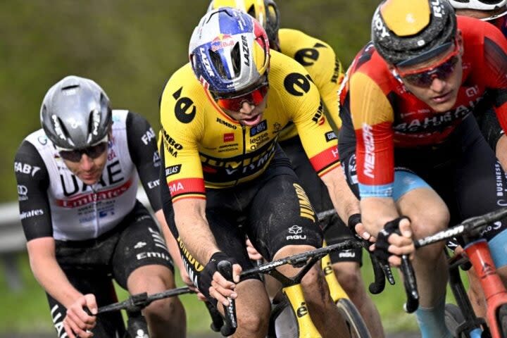 <span class="article__caption">Mohoric is one of the few riders keeping touch with Van der Poel, Van Aert and Pogacar. (Photo: Getty)</span>
