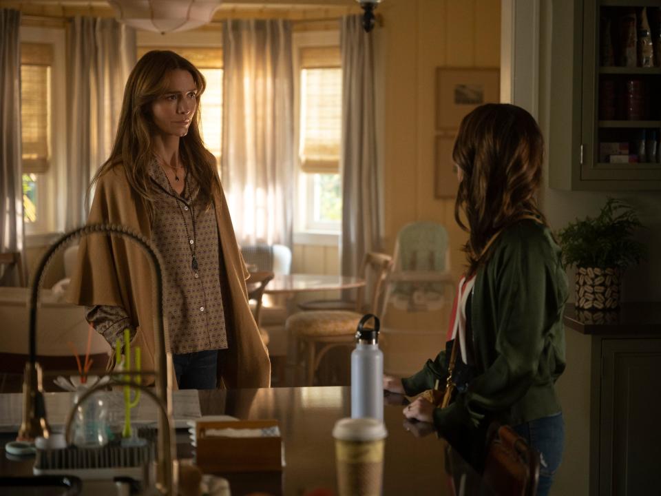 YOU (L to R) SAFFRON BURROWS as DOTTIE QUINN and VICTORIA PEDRETTI as LOVE QUINN in episode 302 of YOU Cr. JOHN P. FLEENOR/NETFLIX © 2021