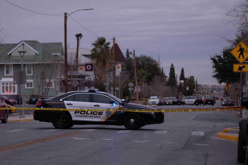 El Paso police officers are investigating a stabbing that wounded two people on Tuesday in the 800 block of Yandell Drive in Central El Paso.
