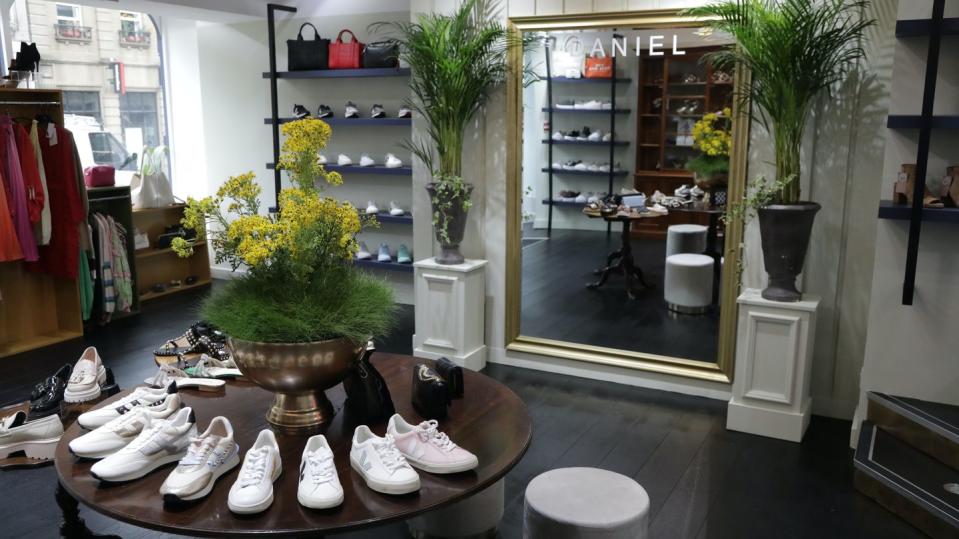 interior design masters series 4, ry's shoe shop makeover