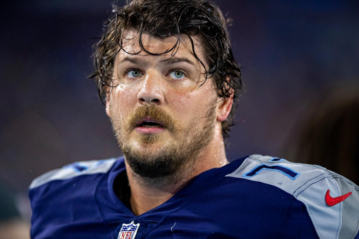 Taylor Lewan calls out 'overreaction' to Titans-trash bag pic