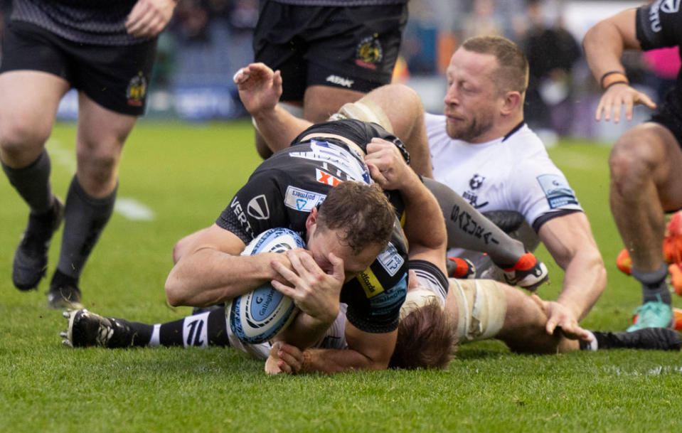 EXETER, ENGLAND - NOVEMBER 5: Exeter Chiefs' Tom Wyatt scores his sides third try during the Gallagher Premiership Rugby match between Exeter Chiefs and Bristol Bears at Sandy Park on November 5, 2023 in Exeter, England. (Photo by Bob Bradford - CameraSport via Getty Images)