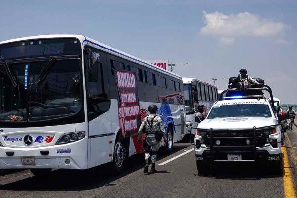 Protesta de transportistas por la inseguridad en las carreteras.